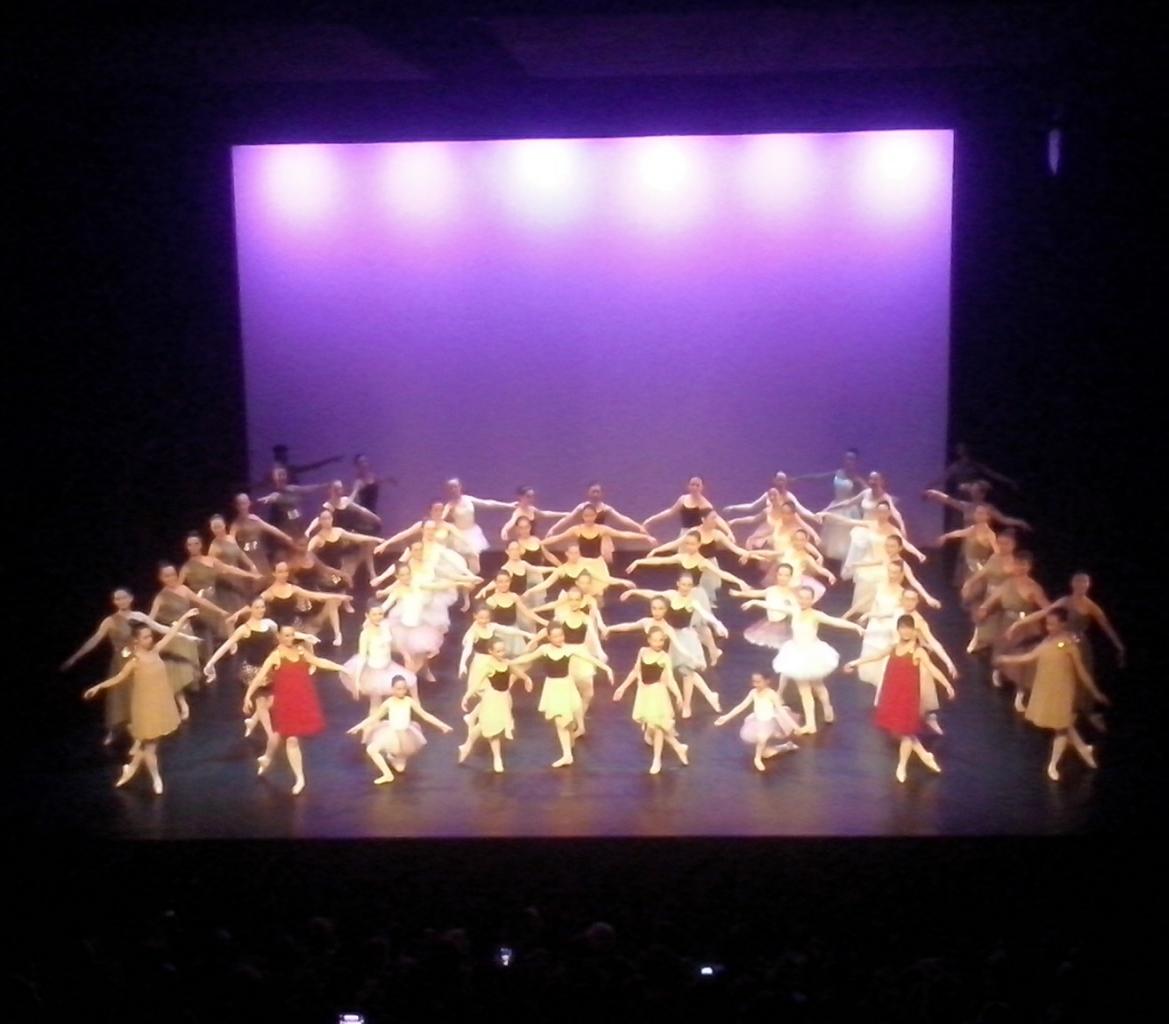 GALA DE DANSE 2016 CLASSIQUE TABLEAU SALUT 2